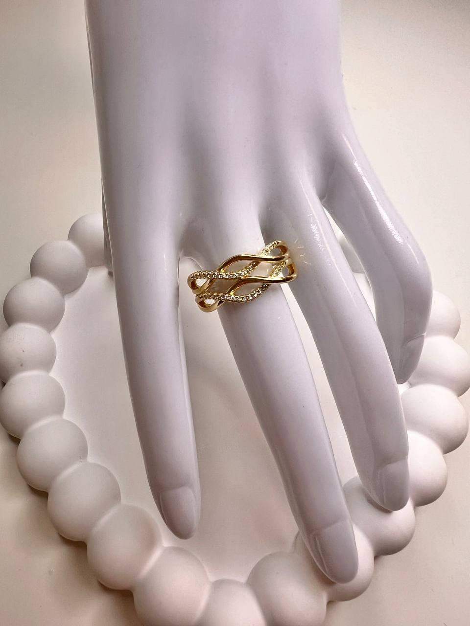 Pierścionek ze stali „Krystaliczny Blask” z cyrkoniem