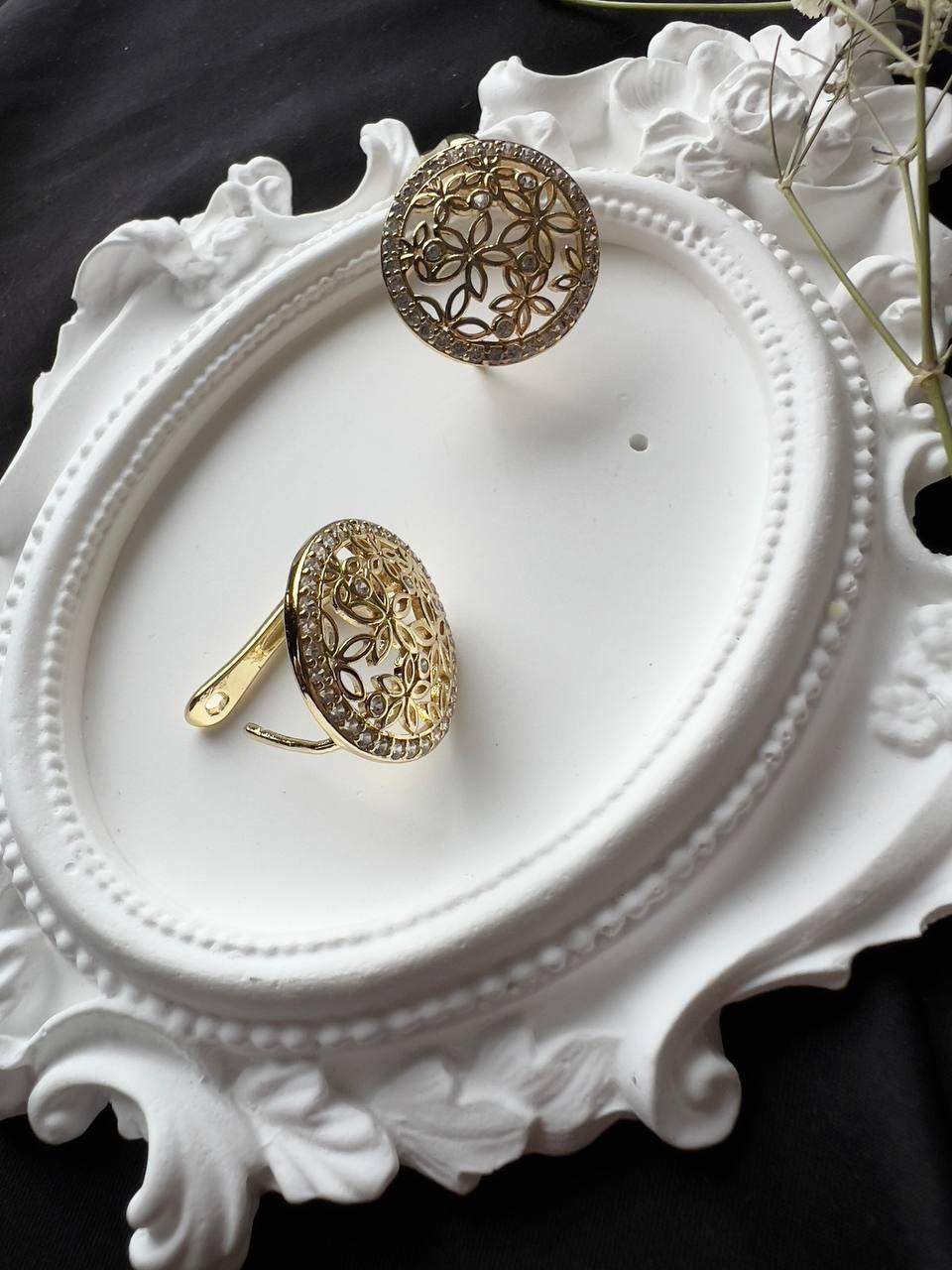 Kolczyki ze stali „Kwiatowa Aura” z cyrkoniami