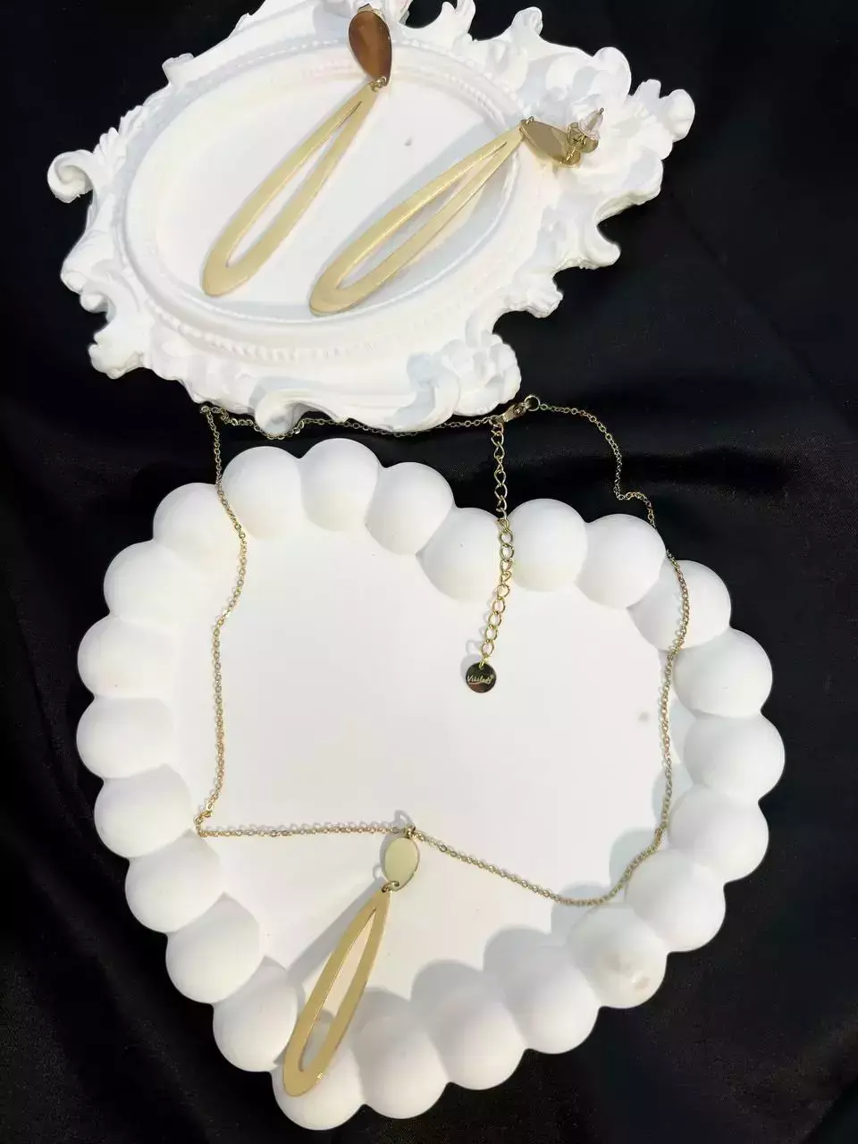 Modny zestaw ze stali "Kropla Elegancji"