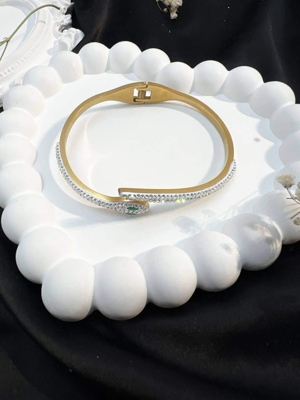 Bransoletka ze stali „Iskrzący Blask”