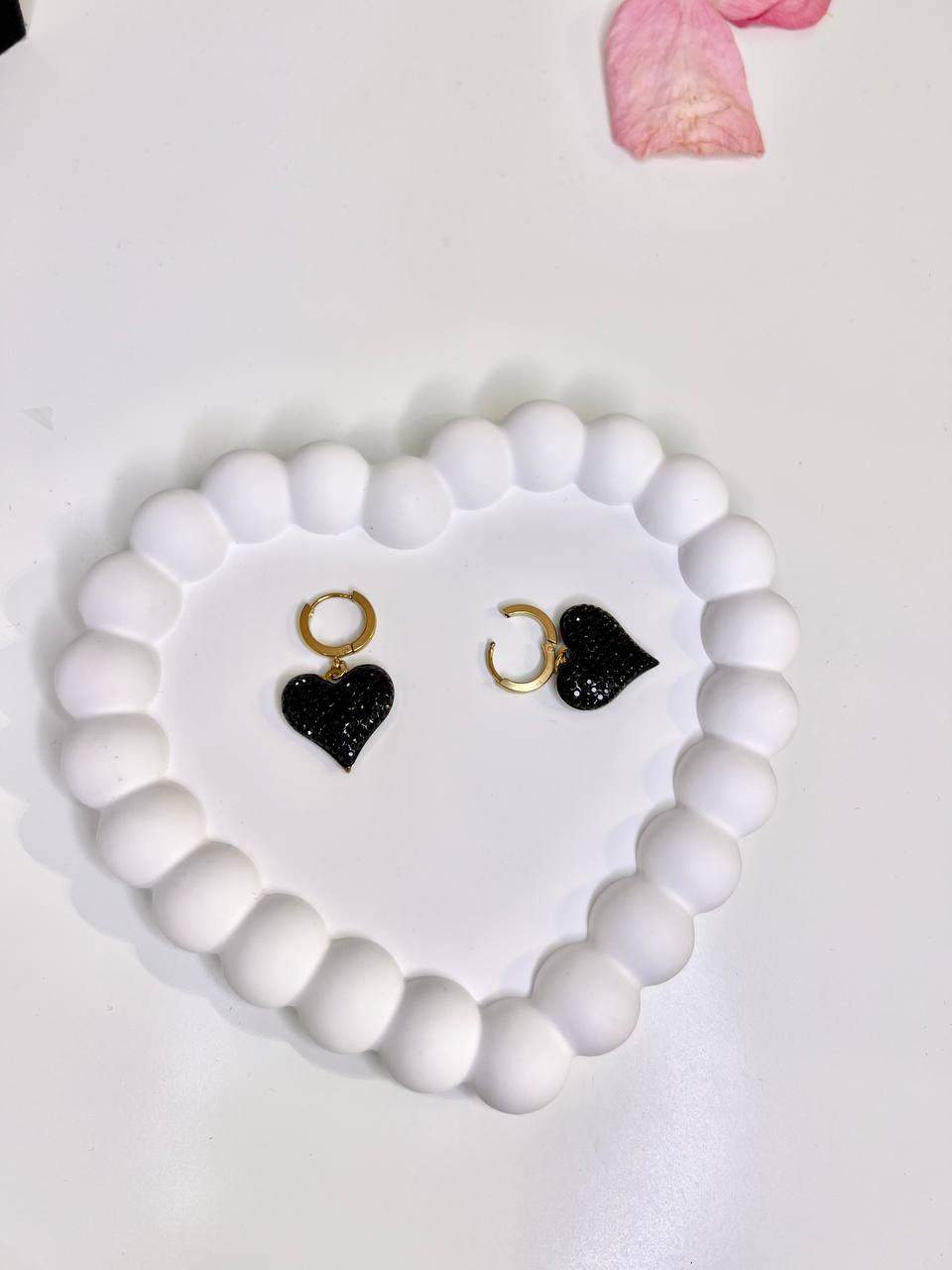 Kolczyki ze stali czarne serduszko stylowe