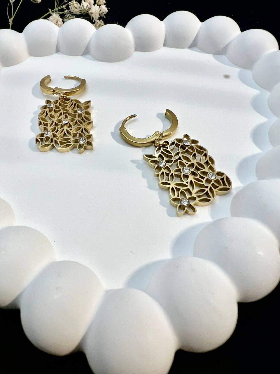 Kolczyki ze stali ażurowy kwiat efektowny blask